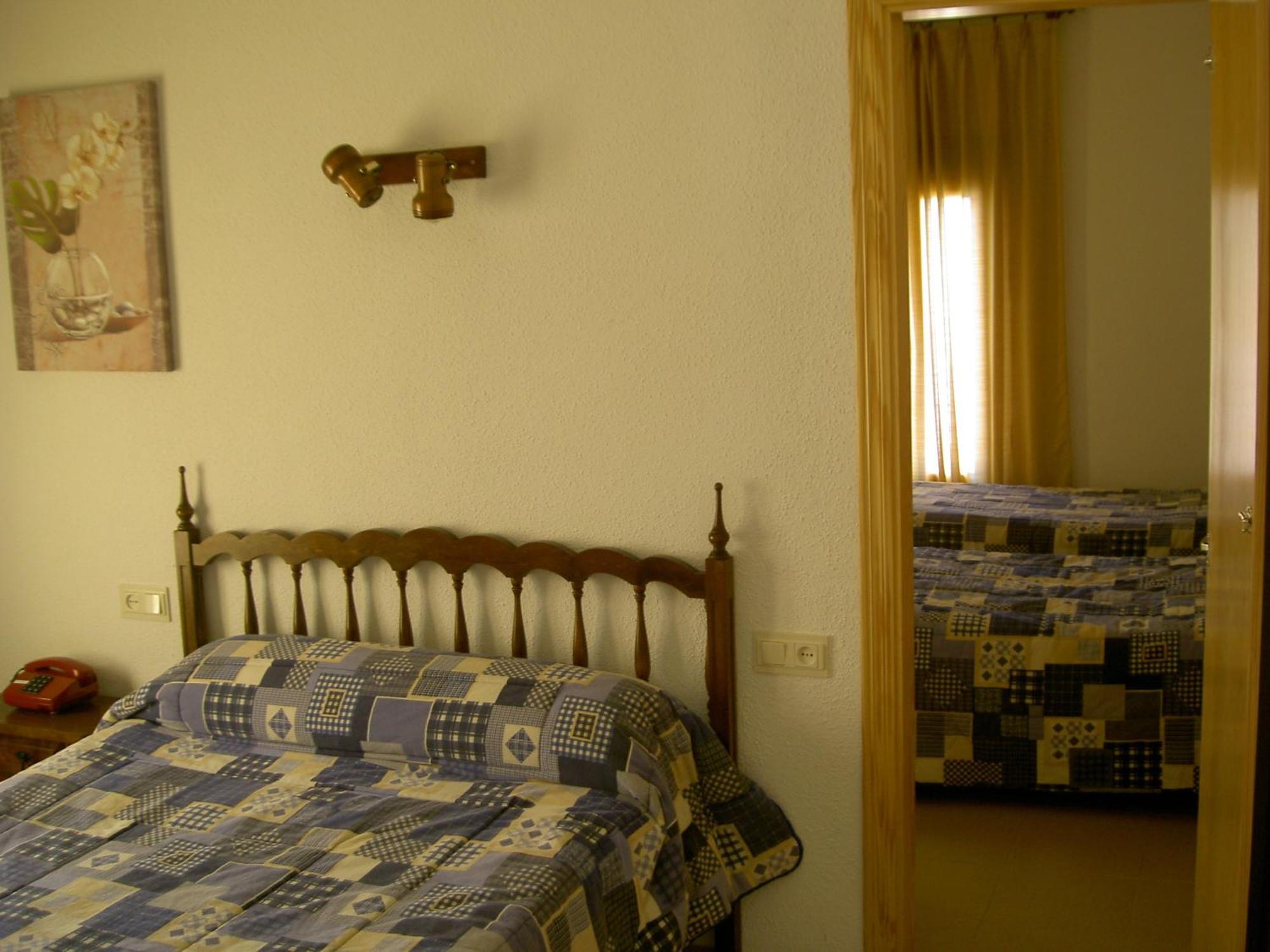 Hotel Álvarez Tuéjar Exteriör bild